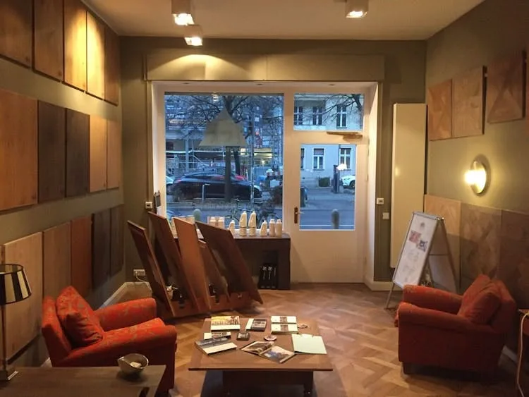 Refurbished 50 sqm Commercial Space in Prenzlauer Berg, Berlin — 2