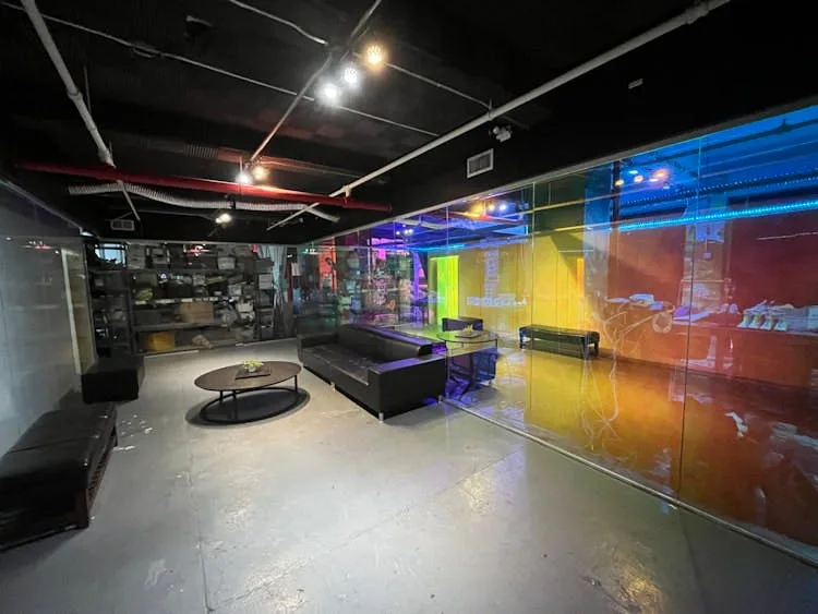 Renovated 372 sqm Showroom and Photo Studio in Manhattan — 4