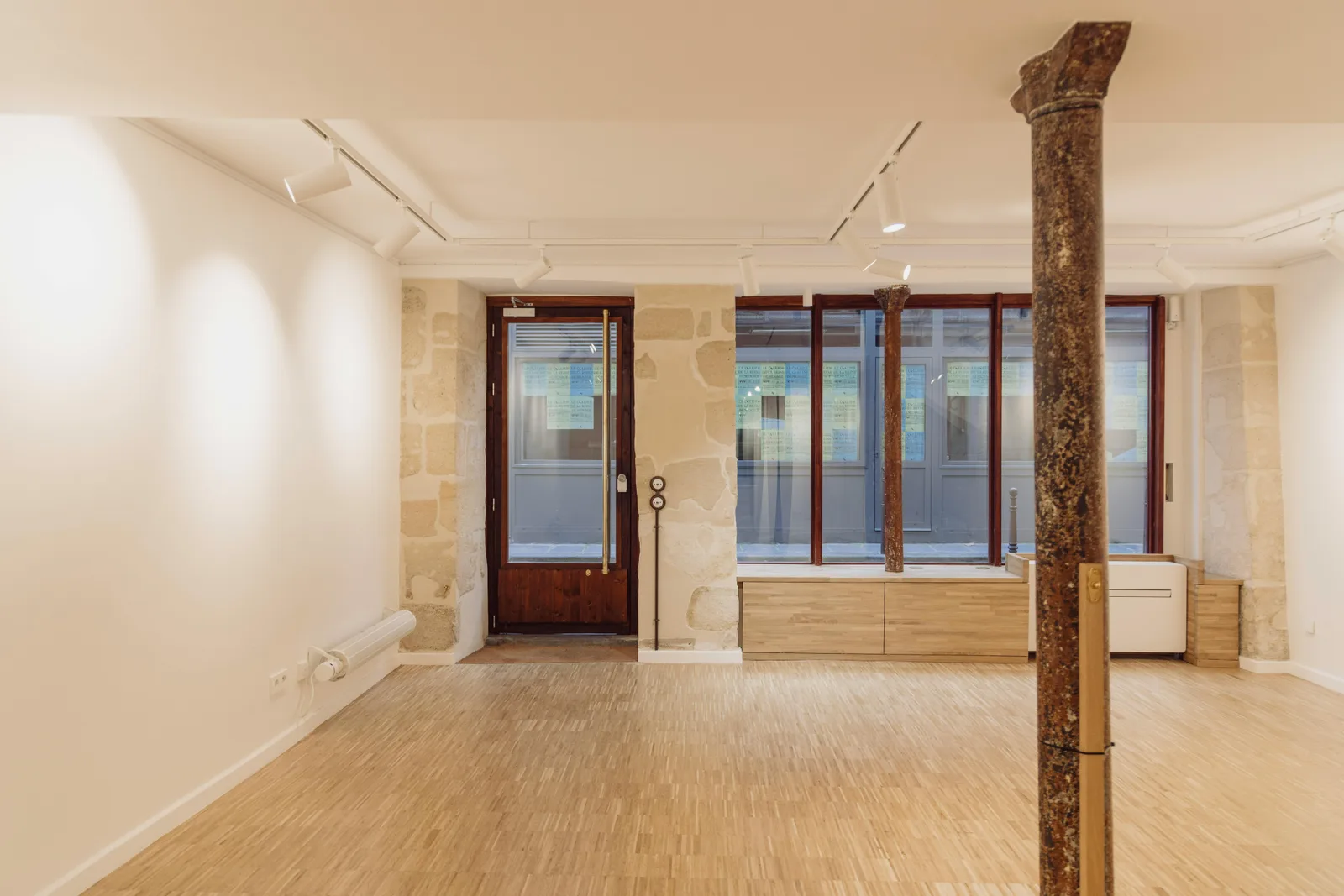 Renovated 40 sqm Showroom on Rue du Forez, Paris Marais — 2
