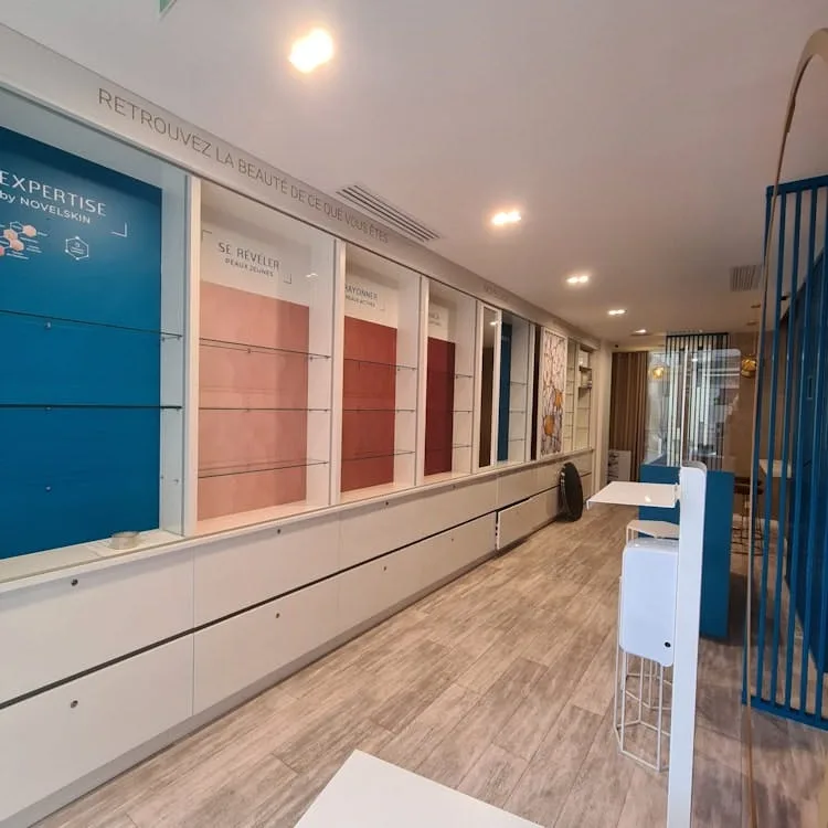 Renovated Commercial Space on Rue de Sèvres, Paris — 3