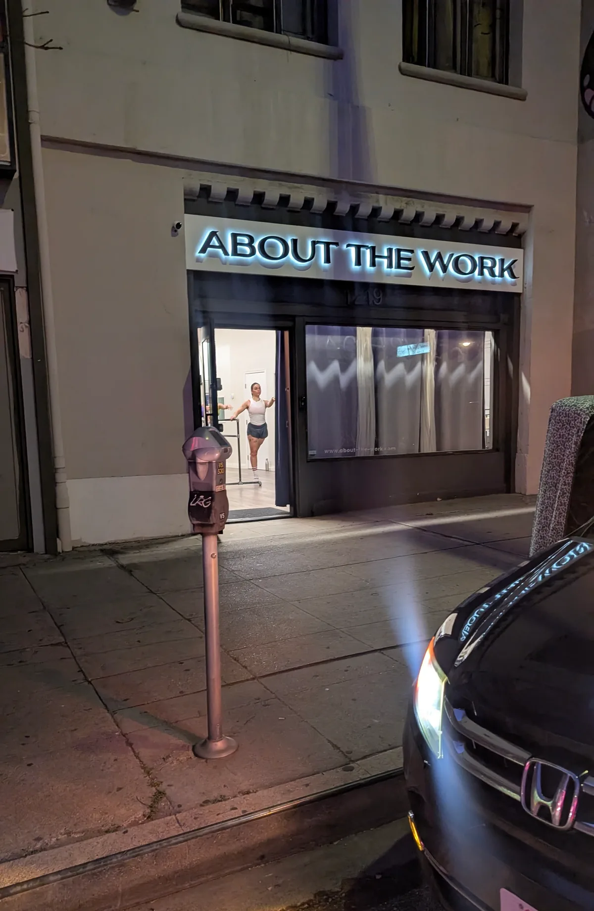 Renovated First Floor Dance Studio on Vermont Avenue, 93 sqm, showroom presentation, pop-up rental in Los Angeles, interior…