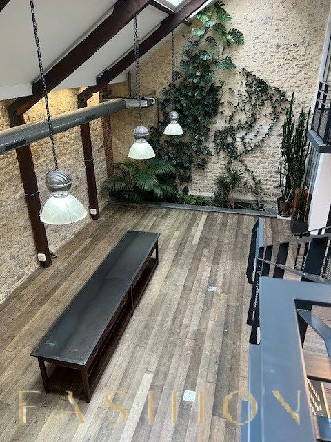 Renovated Industrial Workshop Event Space, 250 sqm, pop up store in Paris, interior view