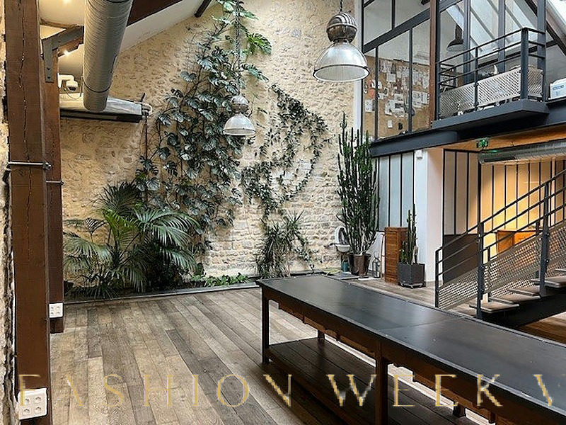 Renovated Industrial Workshop Event Space, 250 sqm, pop up store in Paris, third interior view
