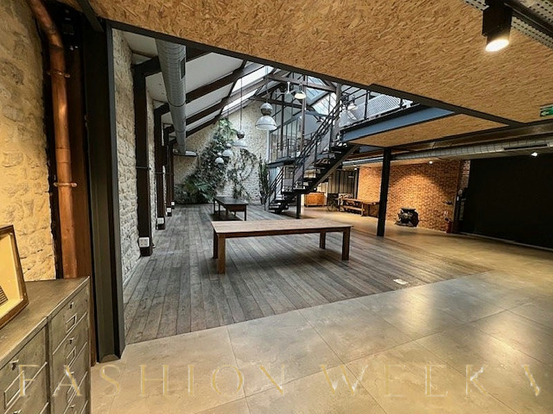 Renovated Industrial Workshop Event Space, 250 sqm, pop up store in Paris, additional interior view