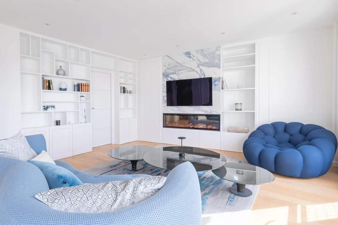 Renovated Photography Apartment in Paris 16th Arrondissement — 3
