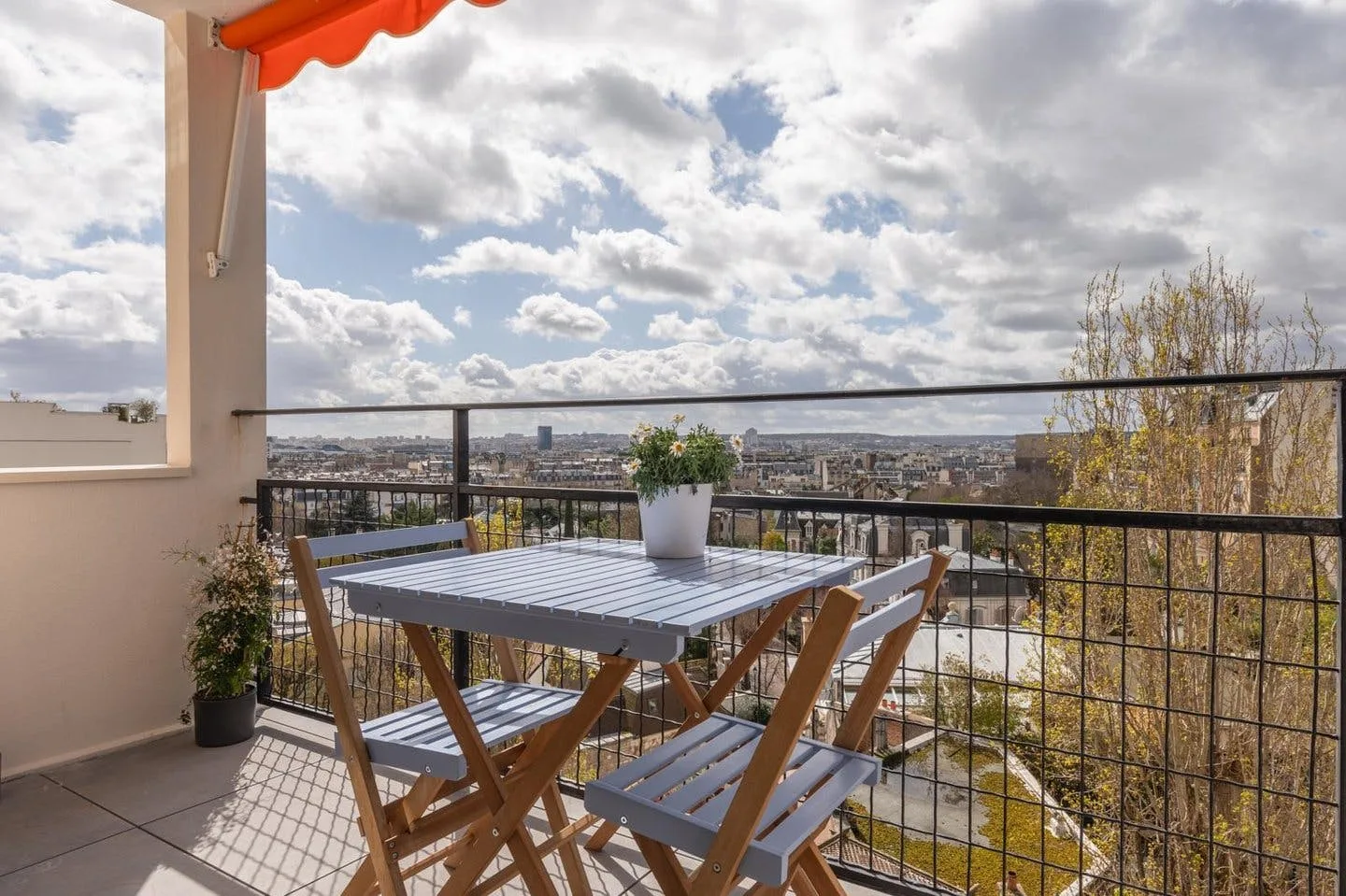 Renovated Photography Apartment in Paris 16th Arrondissement — 4