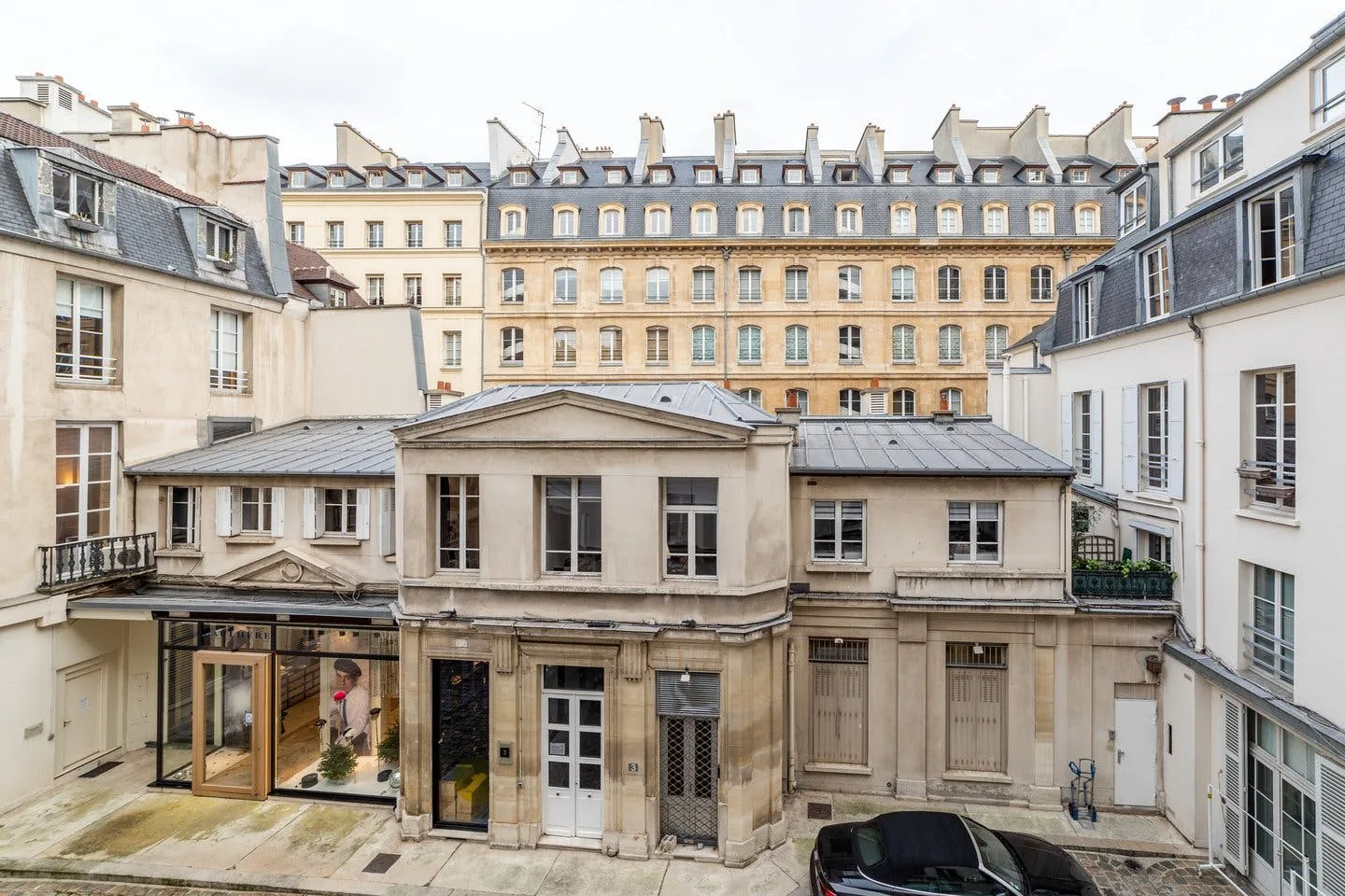 Renovated Showroom on Rue du Faubourg Saint Honoré — 5