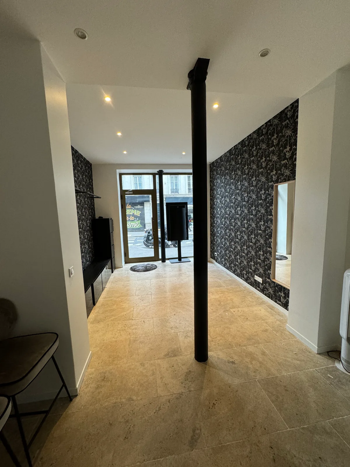 Renovated Space for Pop-Up Store in Paris, 25 sqm, pop up store, interior view