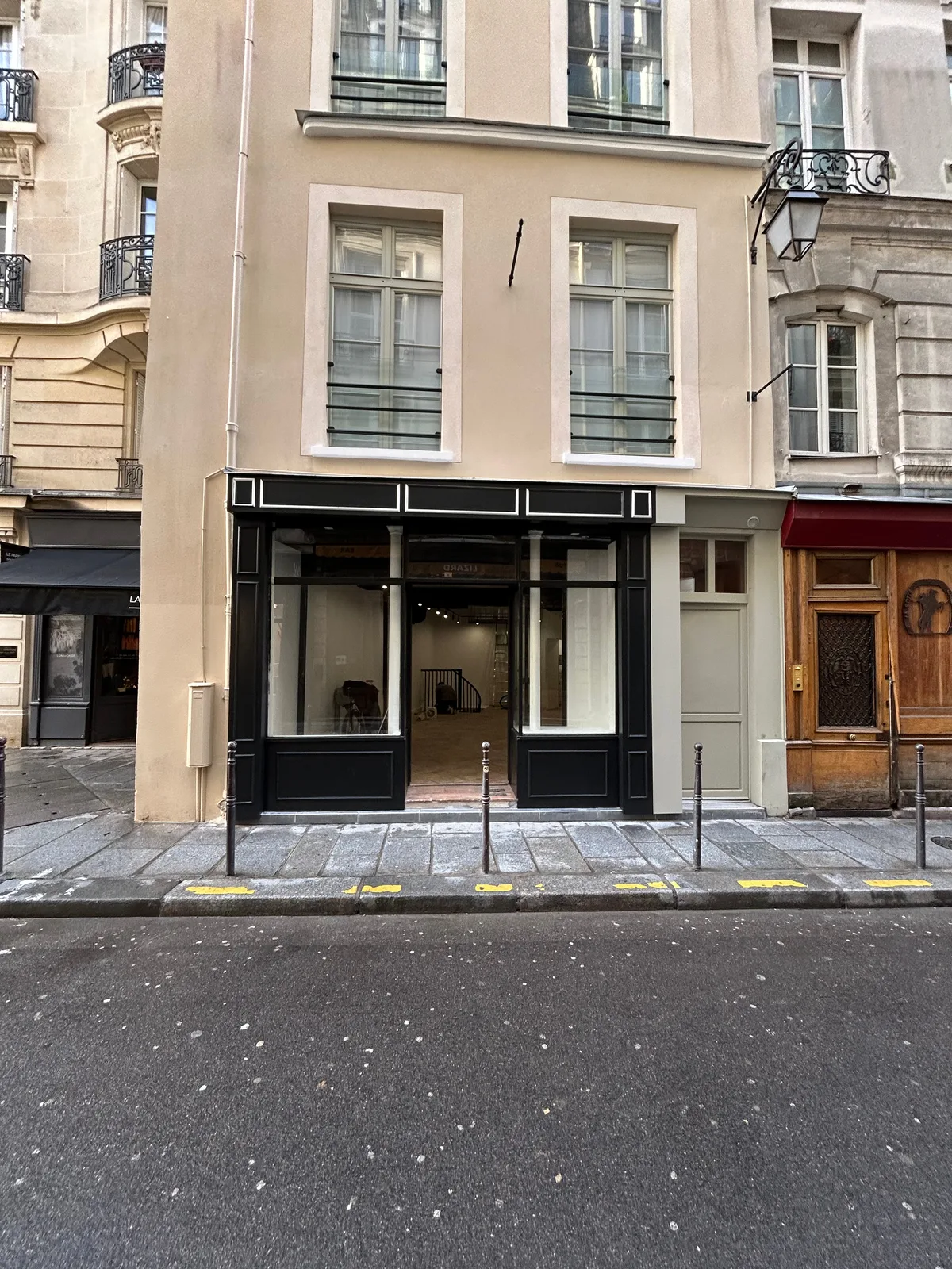 Rénové Pop Up Space Rue du Bourg Tibourg