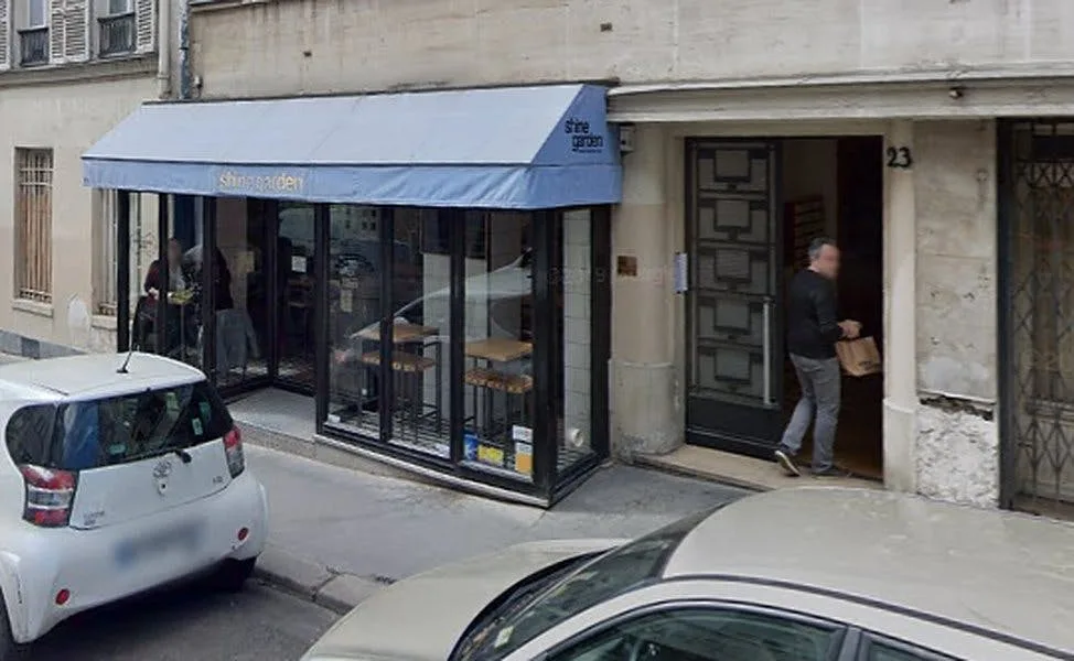 Restaurant and Bar Space in Paris Anvers Neighborhood