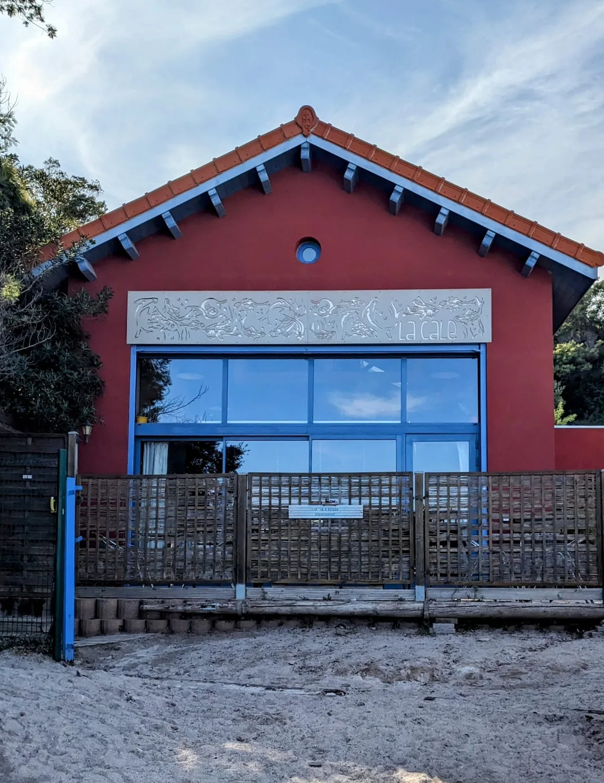 Restored Waterfront Loft with Event Space and Amenities, 130 sqm, private event, pop-up rental in Théoule-sur-Mer
