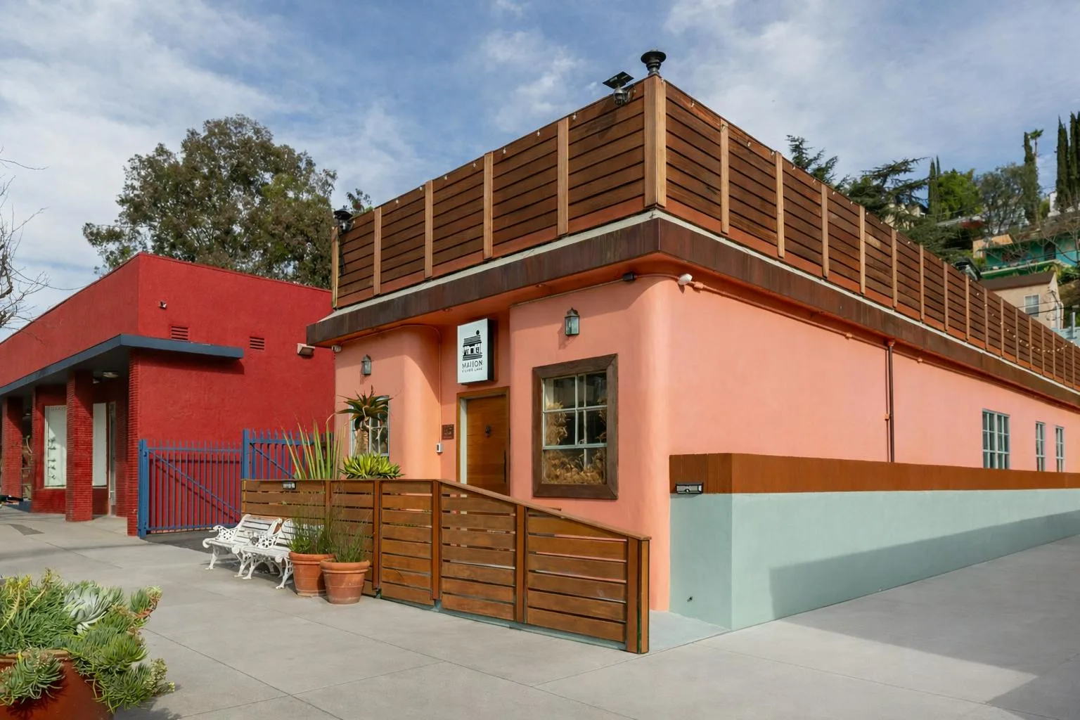 Retail and Event Venue on Silver Lake Boulevard, Los Angeles — 2