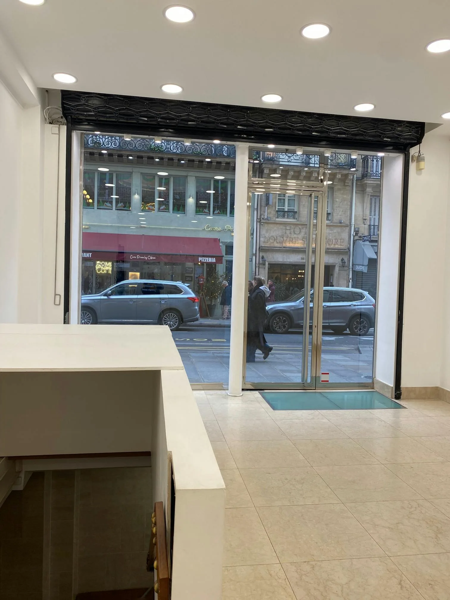 Retail and Gallery Space on Rue Saint-Honoré, Paris — 2