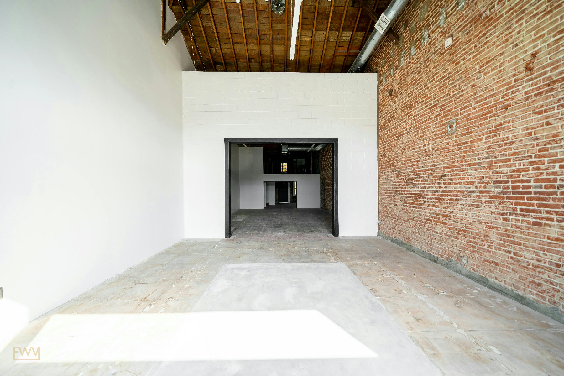 Retail and Gallery Space on West Sunset Boulevard, 139 sqm, pop up store in Los Angeles