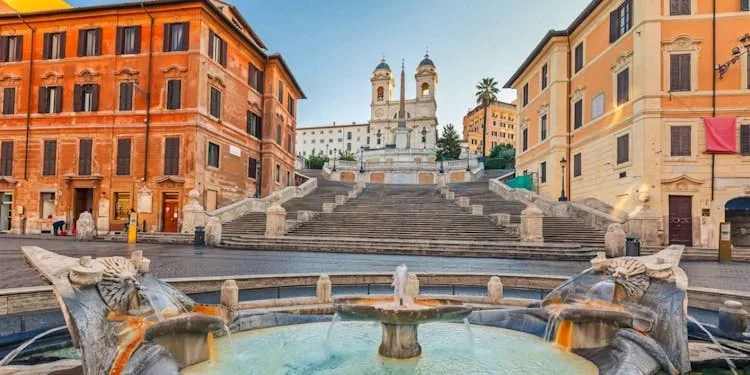 Retail and Showroom Space on Piazza di Spagna, Rome