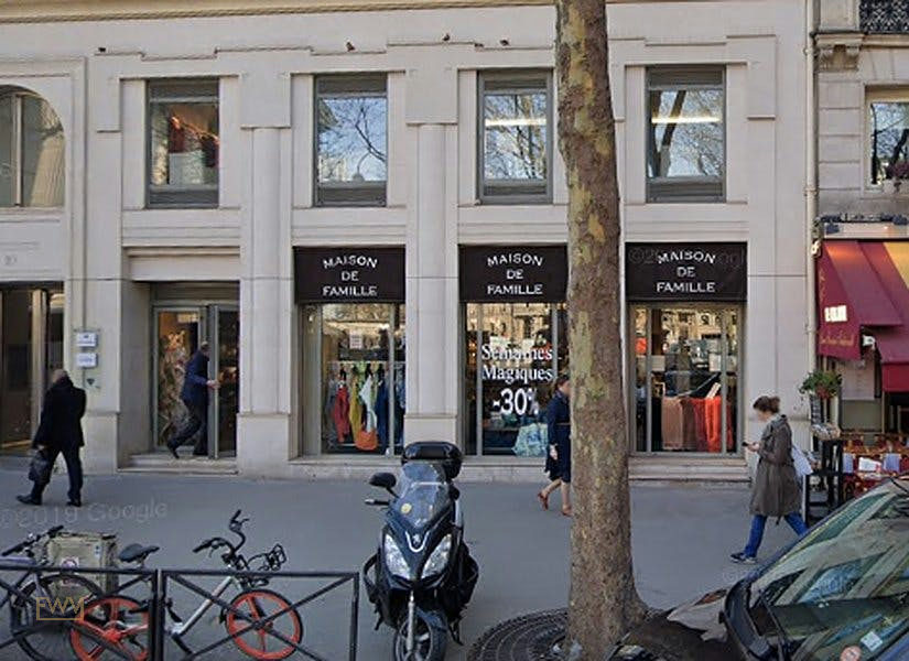 Retail Boutique at 10 Place de la Madeleine, Paris, 509 sqm, pop up store