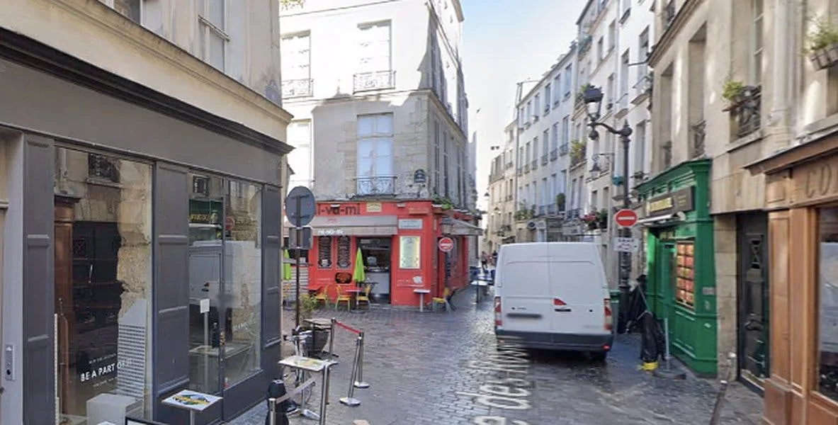 Retail Boutique for Rent on Rue des Rosiers, Paris — 3