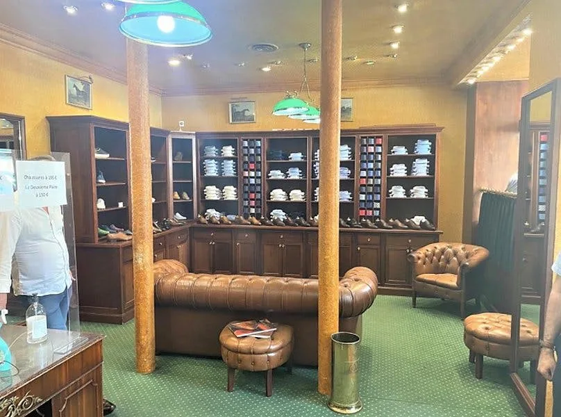 Retail Boutique on Rue de Rome, Saint-Lazare — 3