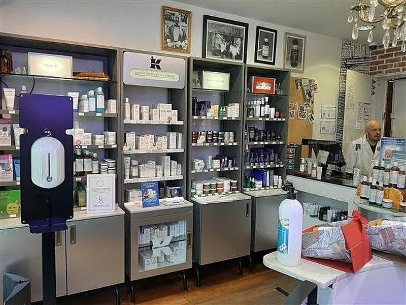 Retail Boutique Space on Boulevard Saint-Germain, Paris — 5