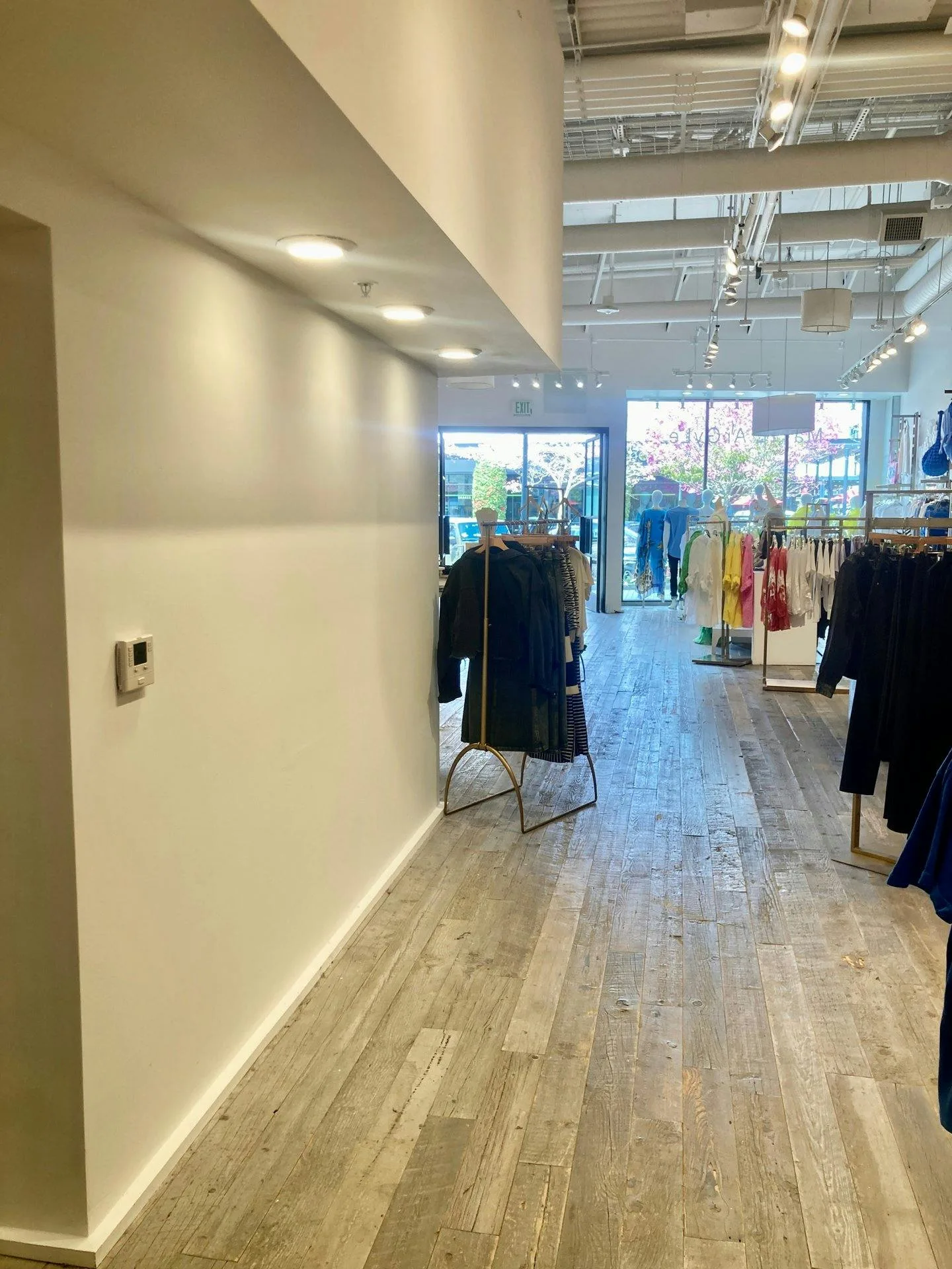 Retail Floor and Wall Space in Playa Vista, Los Angeles — 3
