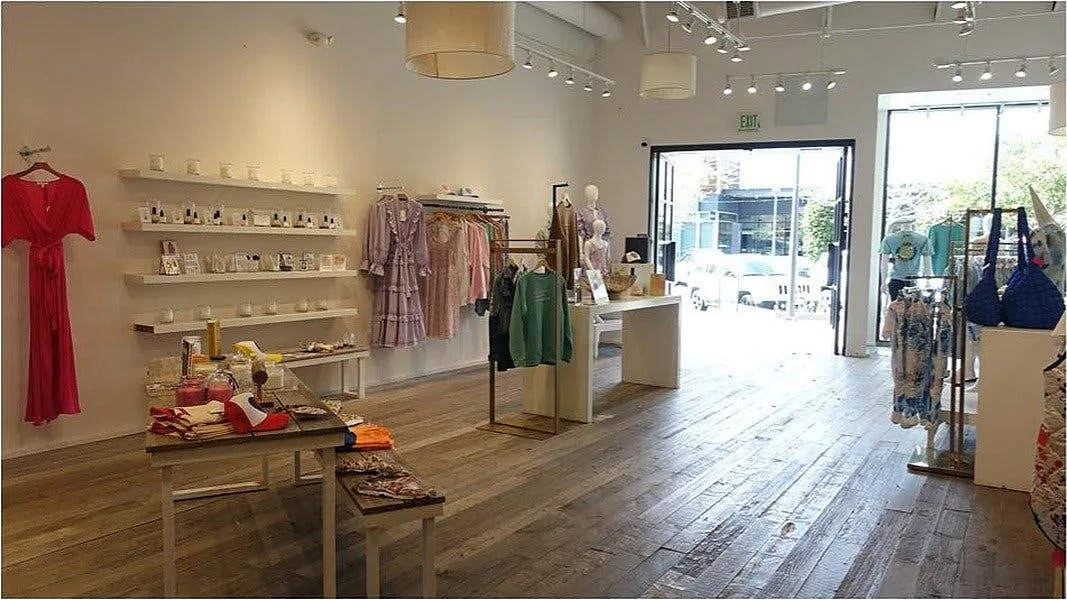Retail Floor and Wall Space in Playa Vista, Los Angeles — 4