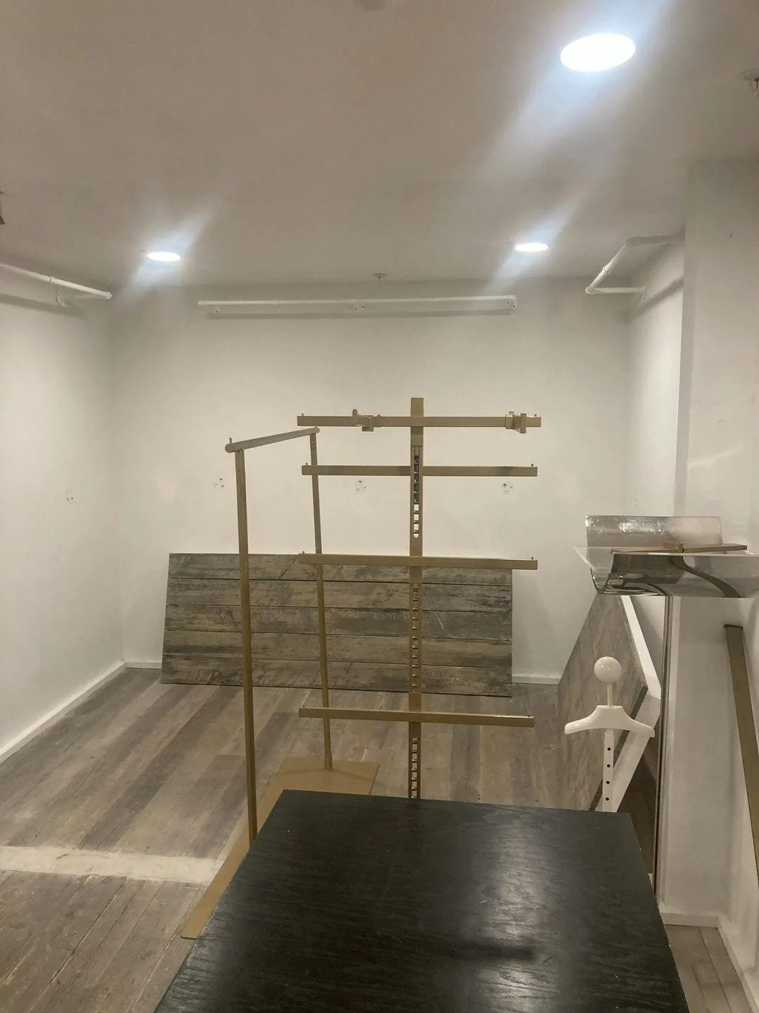 Retail Floor and Wall Space in Playa Vista, Los Angeles — 5