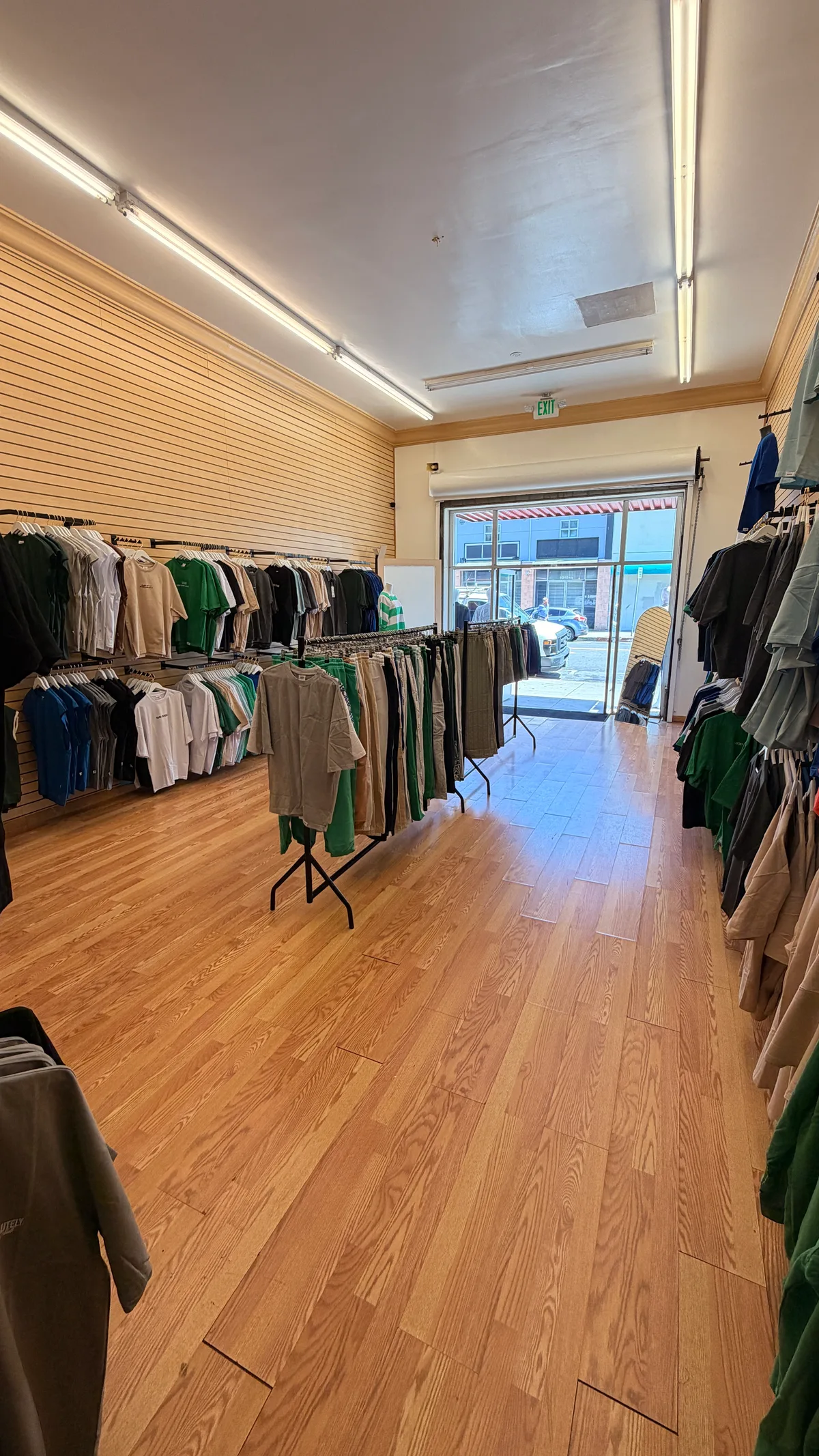 Retail Space and Showroom in DTLA Fashion District, 47 sqm, pop up store in Los Angeles, second interior view