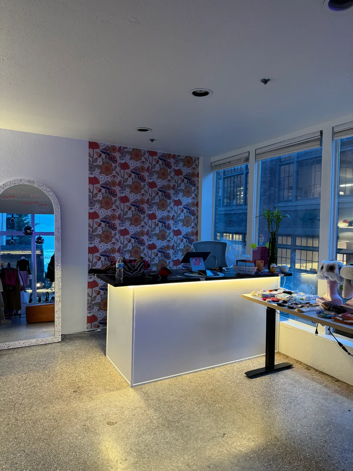 Retail Space Available for Sharing, 37 sqm, pop up store in Seattle, third interior view