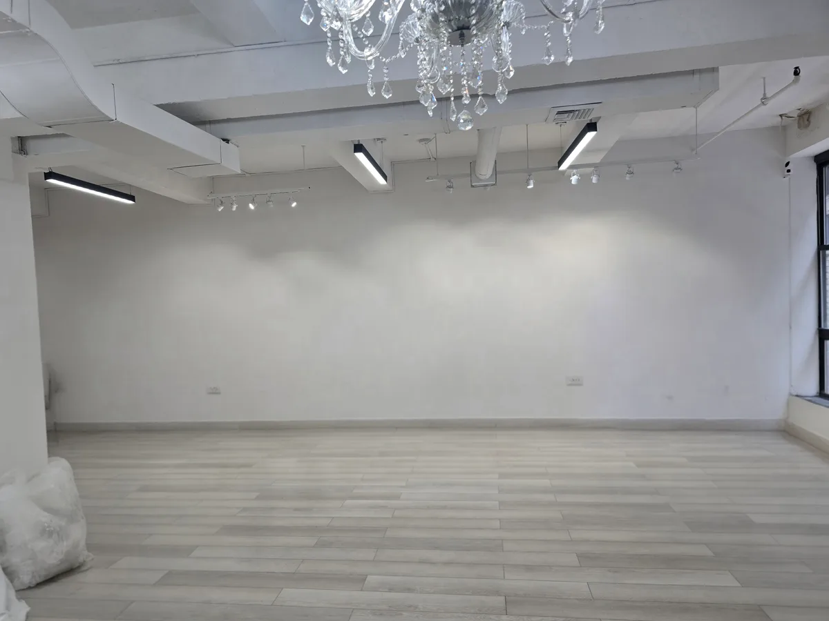 Retail Space Available in Established NYC Bridal Boutique, 149 sqm, pop up store in New York, interior view