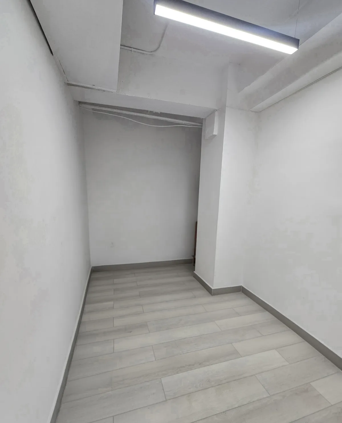 Retail Space Available in Established NYC Bridal Boutique, 149 sqm, pop up store in New York, second interior view