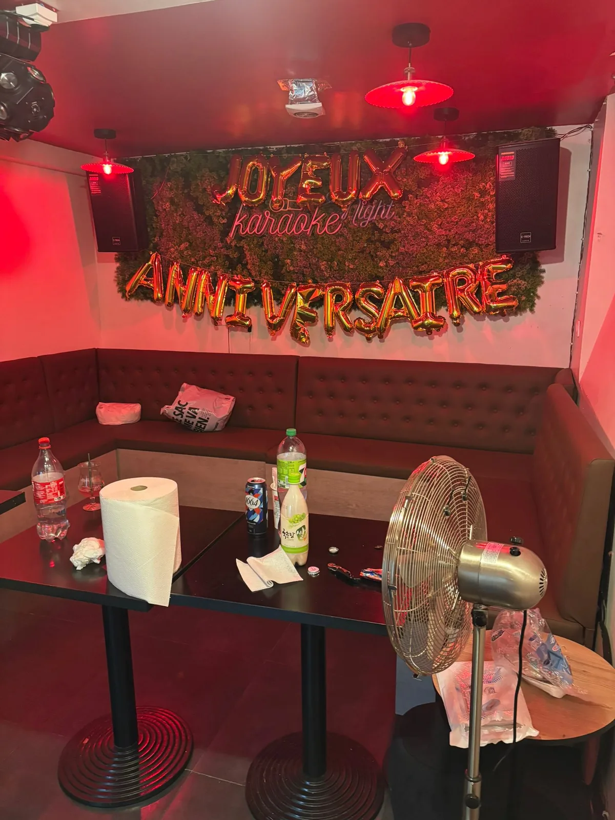 Retail Space Available in the Marais District, 150 sqm, pop up store in Paris, second interior view
