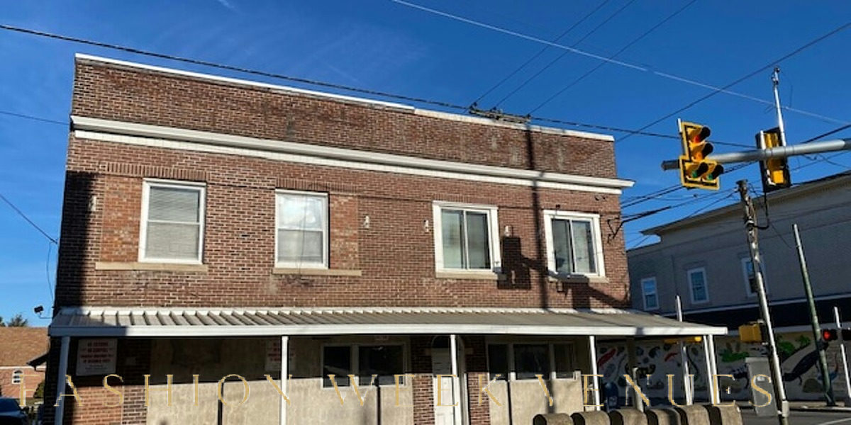 Retail Space Available on High Traffic Corner Lot, 232 sqm, pop up store in Edwardsville, interior view