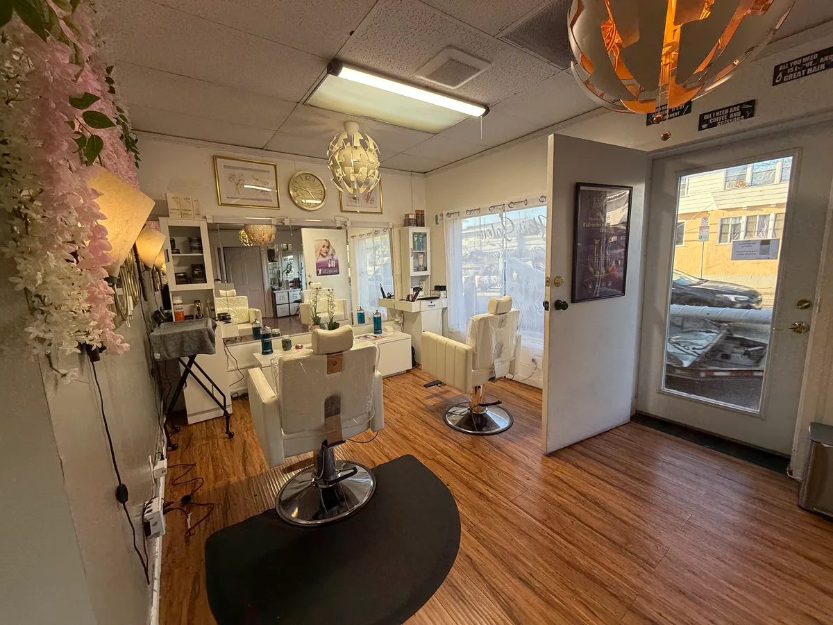 Retail Space for Lease on Melrose Avenue, 93 sqm, retail activation, pop-up rental in Los Angeles
