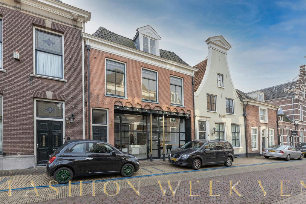 Retail Space for Lease with Versatile Workspace, 105 sqm, pop up store in Naarden, second interior view