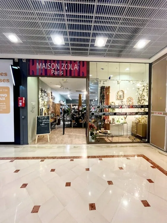 Retail Space in Belle Epine Shopping Centre, Thiais