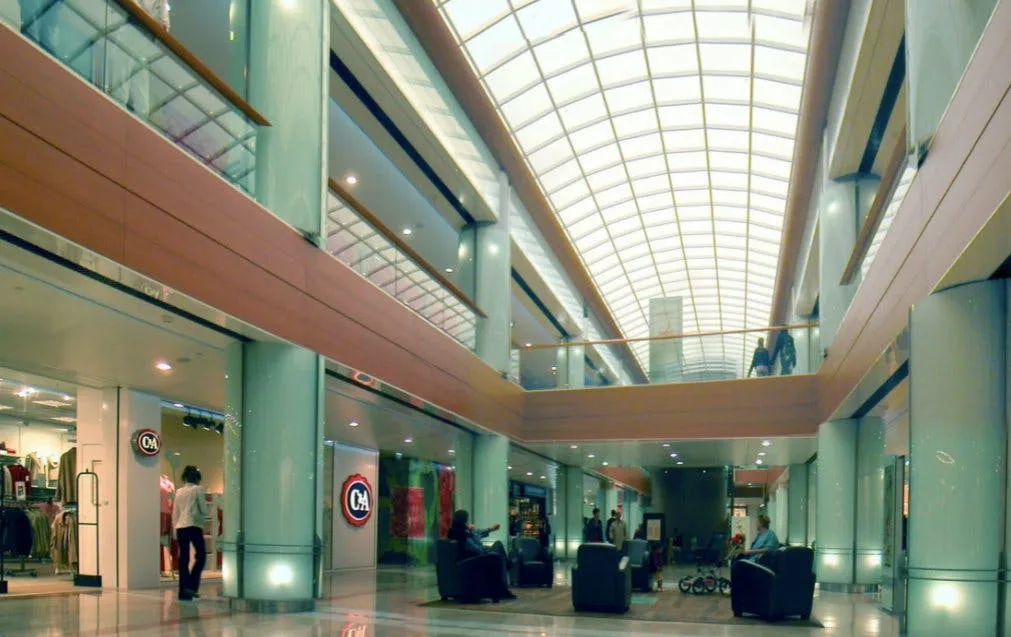 Retail Space in Les Tanneurs Shopping Center, Lille — 2