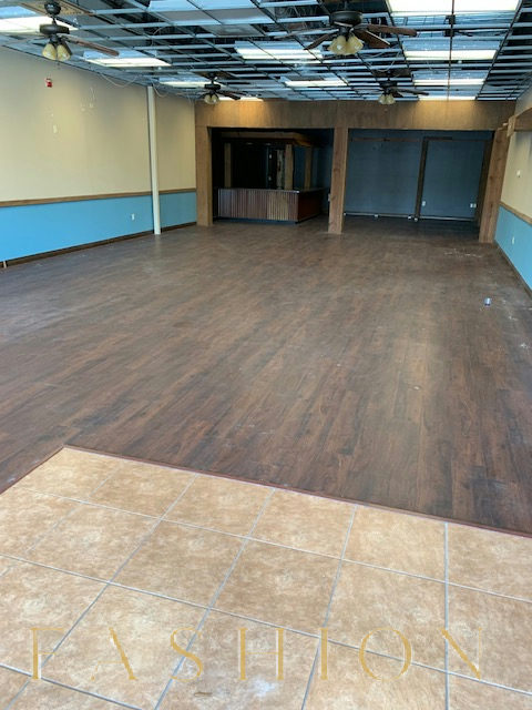 Retail Space in Market-Dominant Center, 186 sqm, retail activation, pop-up rental in Brooksville, interior view