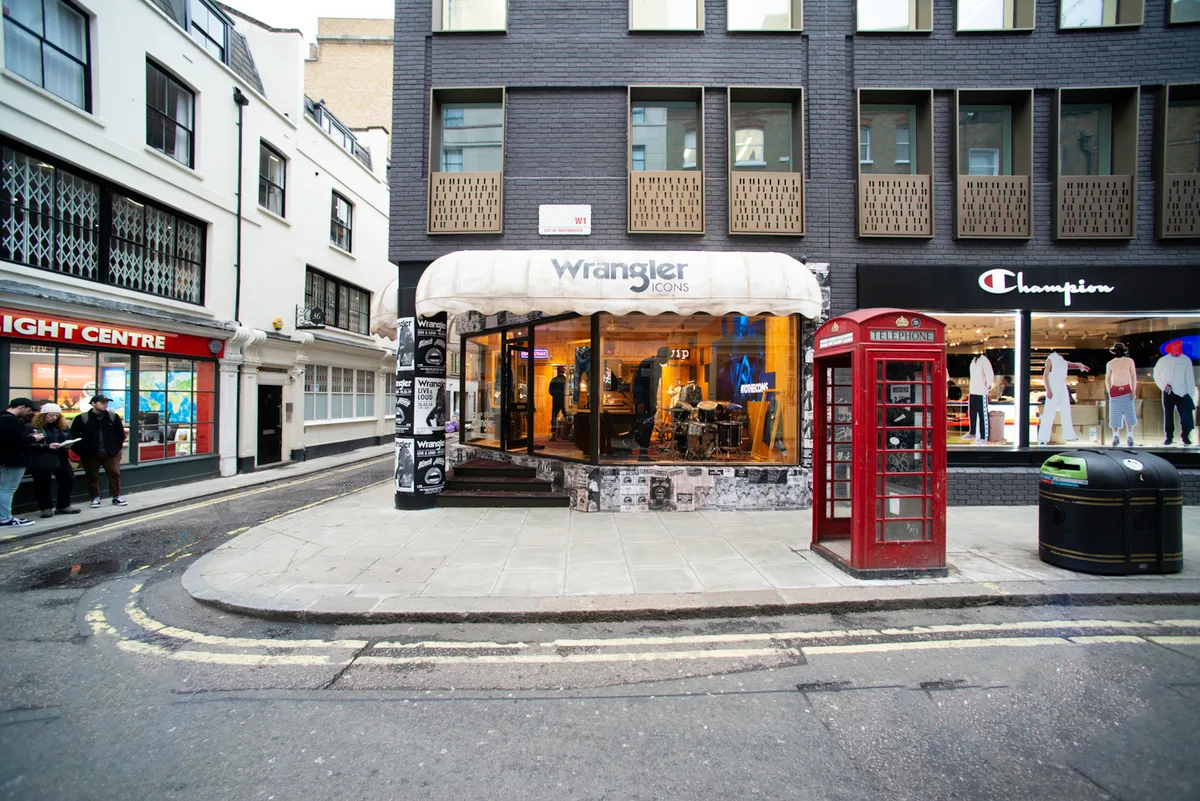 Retail Space with Excellent Frontage in Soho, 70 sqm, pop up store in London, third interior view