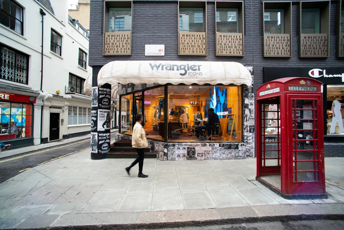 Retail Space with Excellent Frontage in Soho, 70 sqm, pop up store in London, additional interior view