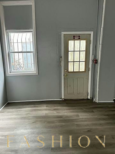 Retail Storefront Available for Lease, 93 sqm, pop up store in Passaic, second interior view