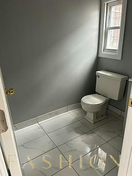 Retail Storefront Available for Lease, 93 sqm, pop up store in Passaic, third interior view