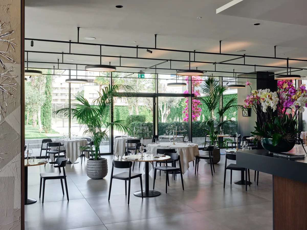 Ristorante di design con ampio giardino mediterraneo, 167 sqm, private event, pop-up rental in Milano, second interior view