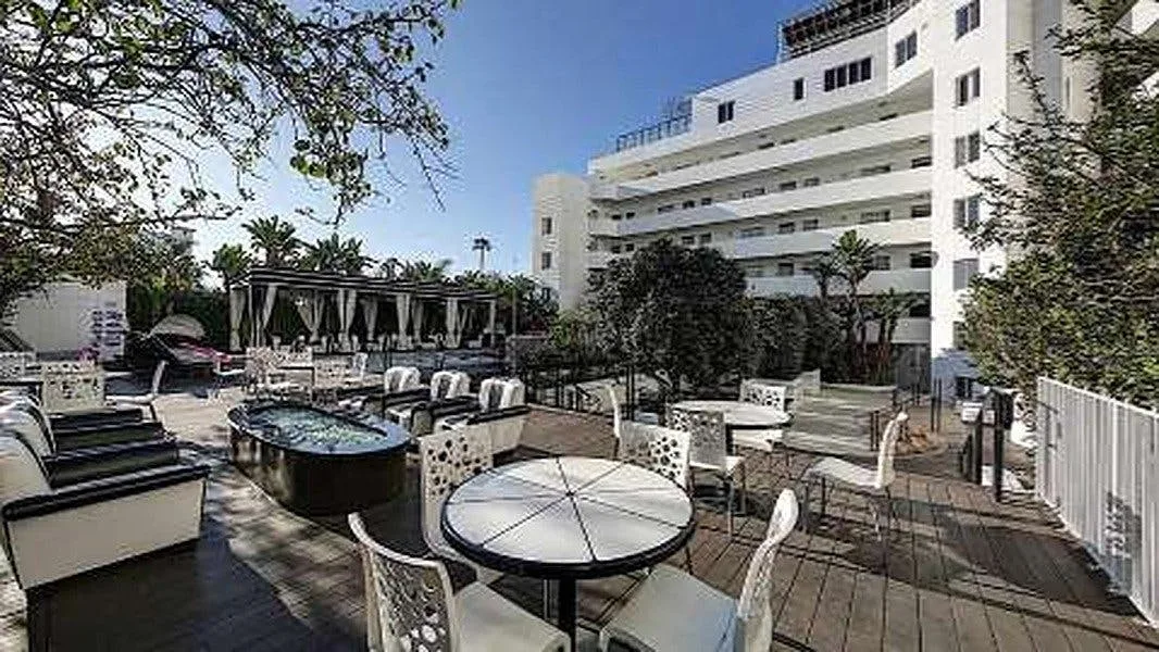 Rooftop Bar in Santa Monica — 2
