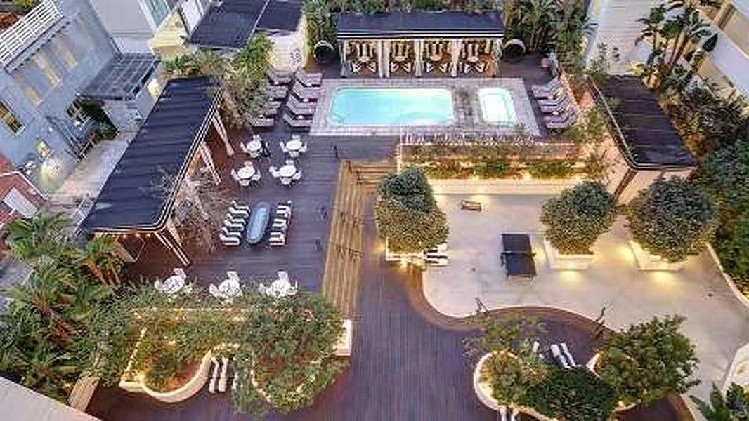 Rooftop Bar in Santa Monica — 3