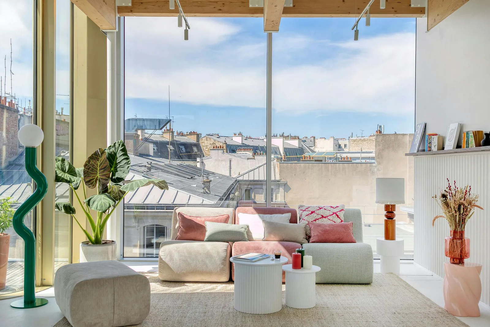 Rooftop Commercial Space in Paris 8th Arrondissement — 4