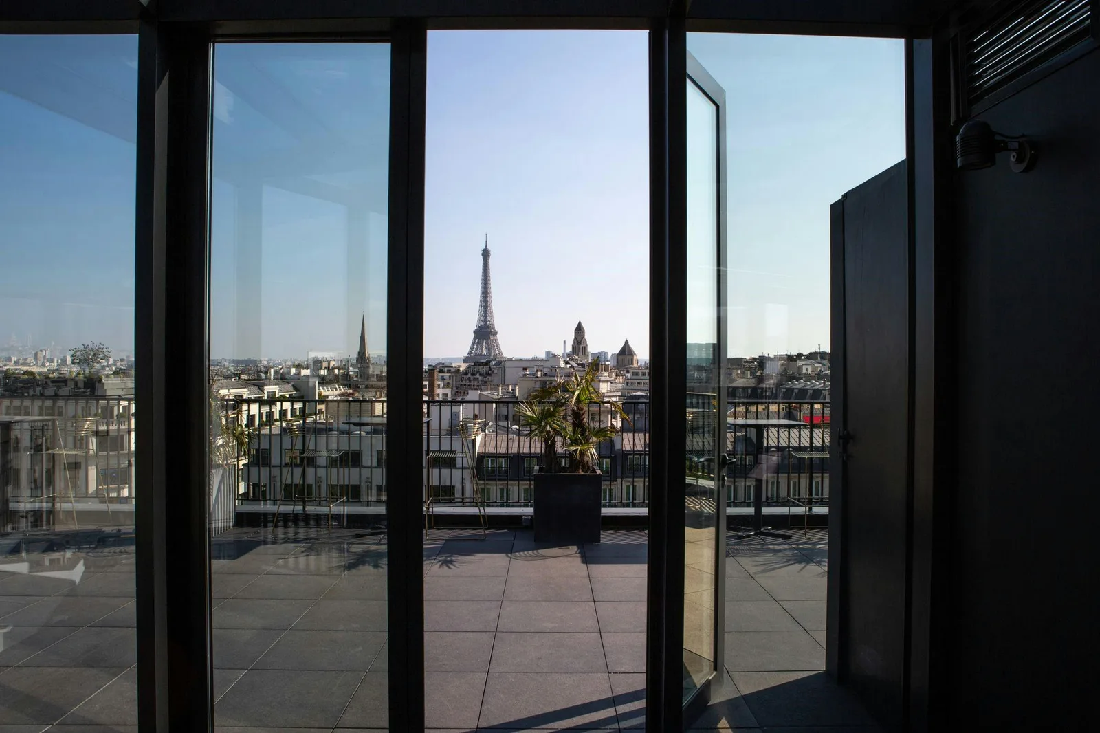 Rooftop Loft on Avenue des Champs-Elysees, Paris — 2
