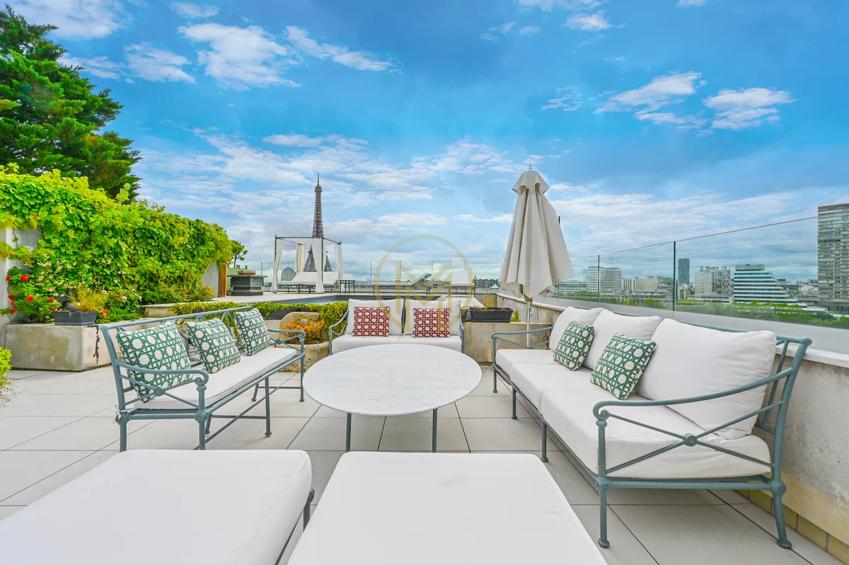 Rooftop Terrace with Pool and Iconic Views, 170 sqm, photo shoot, pop-up rental in Paris, additional interior view