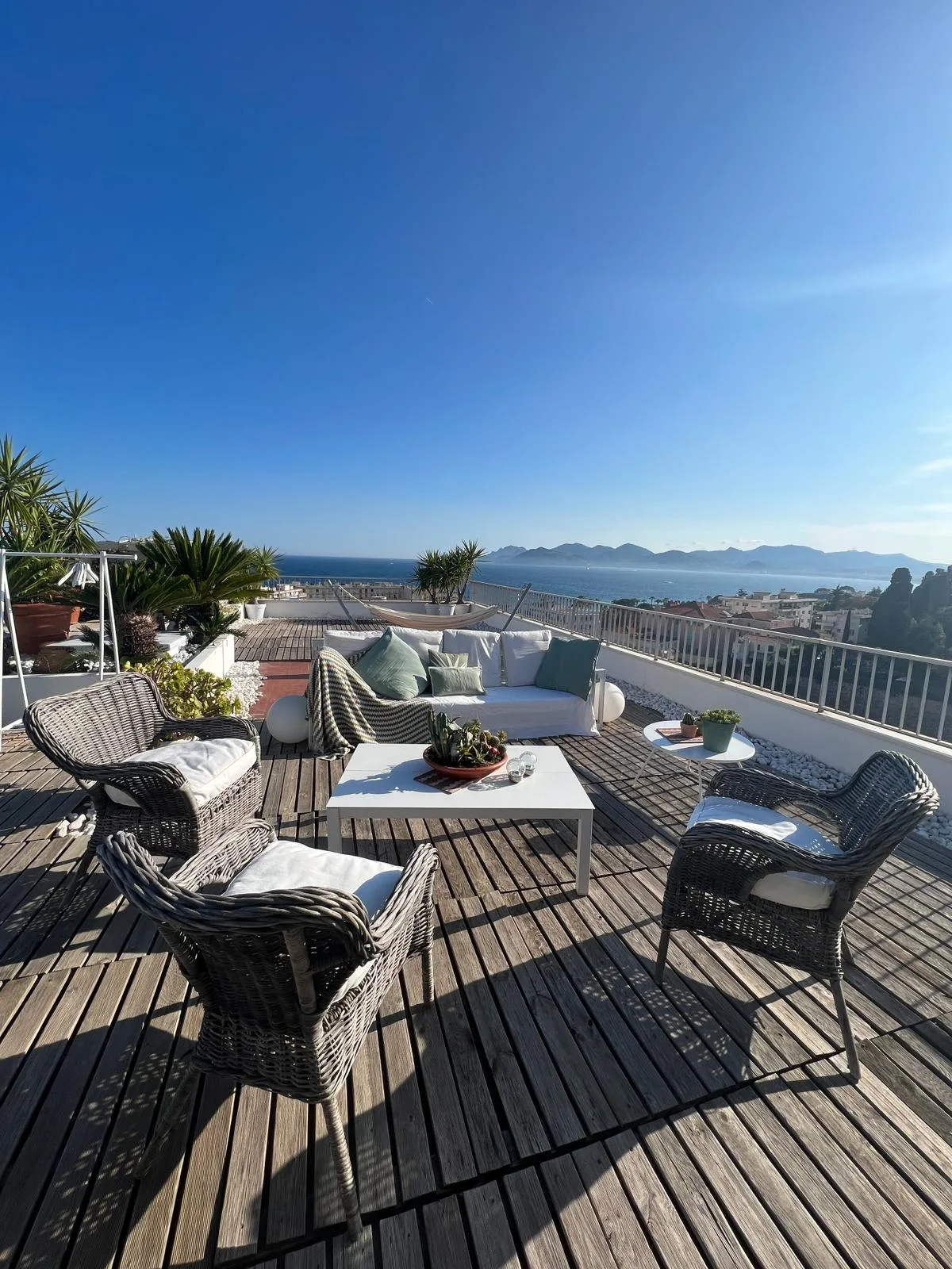 Rooftop Venue with 360-Degree View in Cannes, 150 sqm, private event, pop-up rental, second interior view