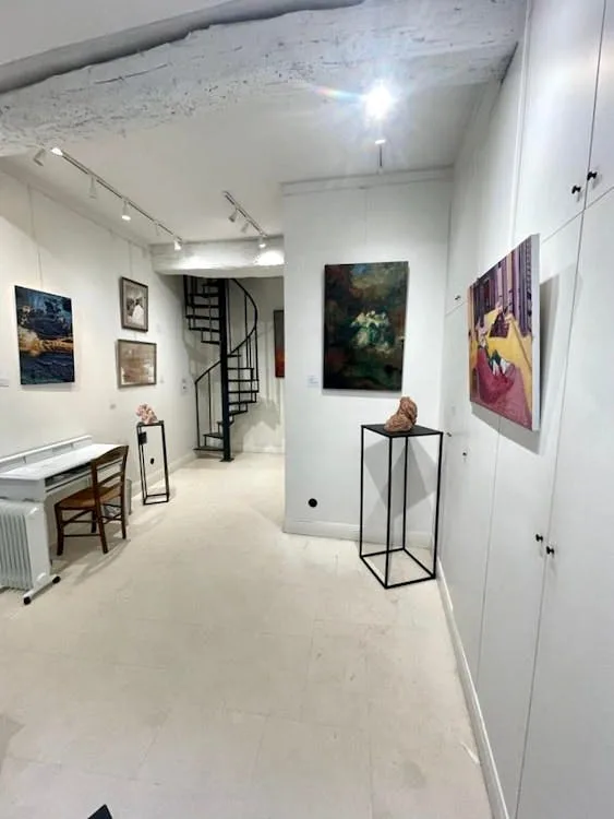 Rue de Bourgogne Pop Up Boutique in Paris — 4