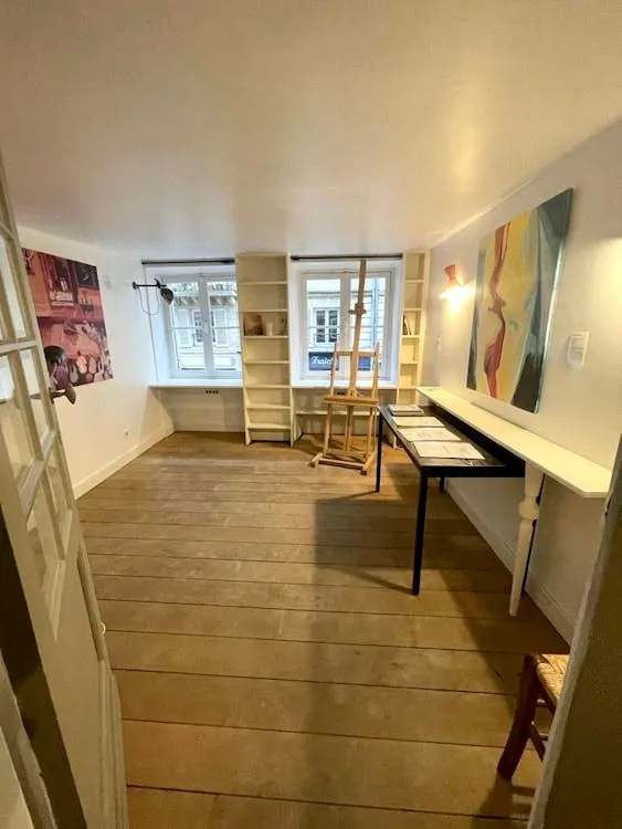 Rue de Bourgogne Pop Up Boutique in Paris — 5